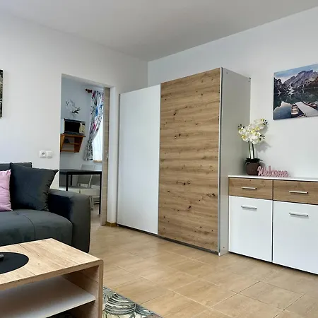 Petritz Apartment *